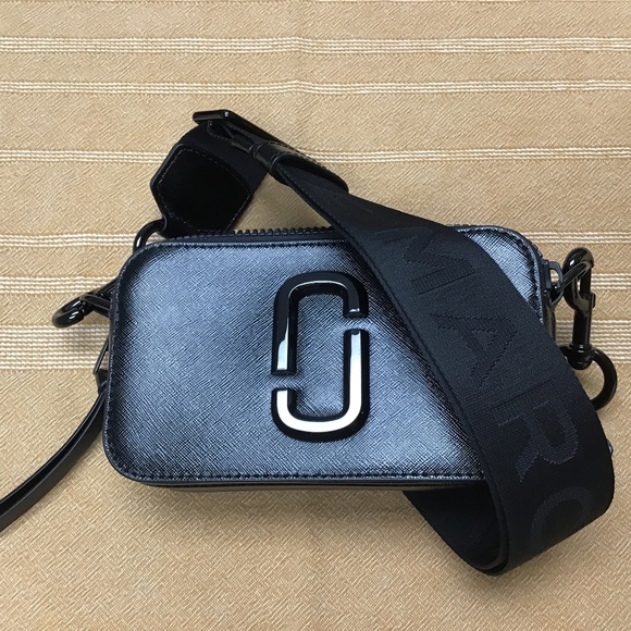 MARC JACOBS BLACK CAMERA BAG - Missing Zipper Pull - Picture 1 of 6